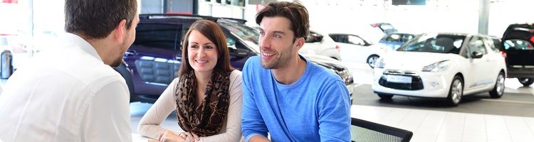 Dealer-Car-Buying-Couple-Tax-Season